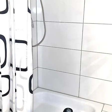 Citystay Karl-marx-str I Cozy With Terrace * برلين